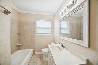 434 Meters St in Houston, TX - Building Photo - Building Photo