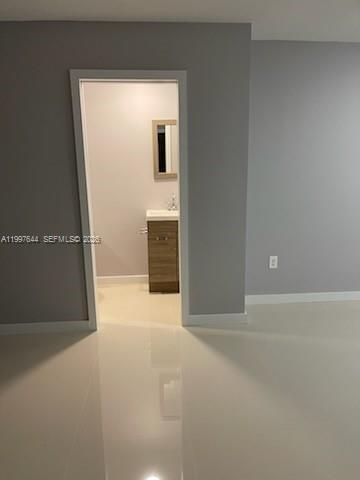 19732 NW 59th Pl in Hialeah, FL - Foto de edificio - Building Photo