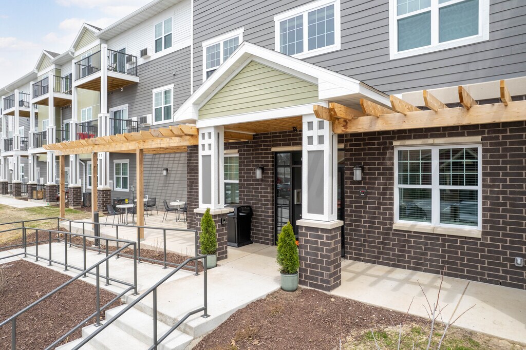 Taylor Pointe Apartments in McFarland, WI