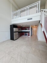 253 NE 2nd Ave, Unit NA in Miami, FL - Foto de edificio - Building Photo