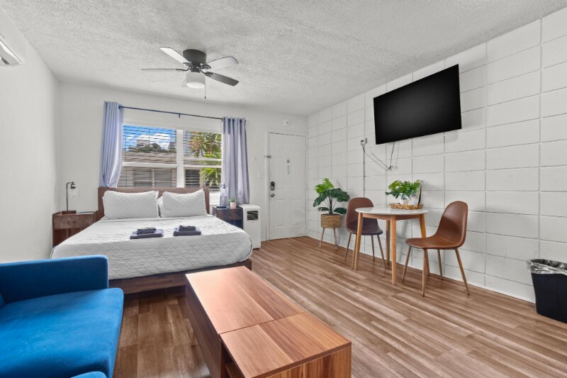 425 2nd St N in St. Petersburg, FL - Building Photo