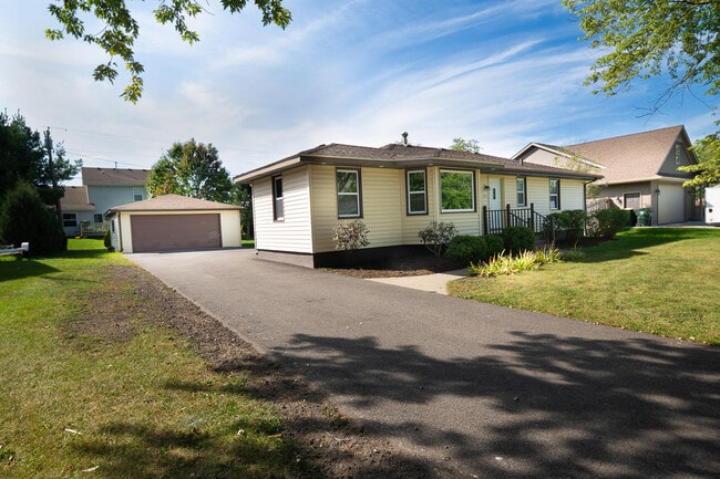 1857 Willow Rd in Twin Lakes, WI - Building Photo - Building Photo