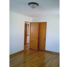 1845 Grove Ave, Unit 2 top floor in Berwyn, IL - Foto de edificio - Building Photo