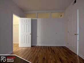 912 W Dakin St, Unit 917-304 in Chicago, IL - Building Photo - Building Photo