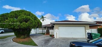 4725 SW 143rd Ave in Miami, FL - Building Photo