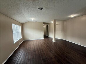 128 Quail Run Dr in Seagoville, TX - Building Photo - Building Photo