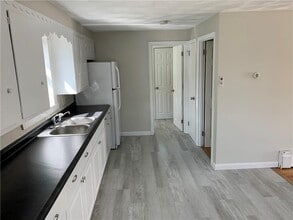 15 Virginia Ave in West Warwick, RI - Building Photo - Building Photo