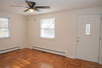 20 Beckwith Dr in Plainville, CT - Building Photo - Building Photo