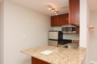 628 W Wrightwood Ave in Chicago, IL - Building Photo - Building Photo