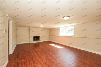 26917 Sweetbriar Dr in North Olmsted, OH - Building Photo - Building Photo