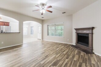 119 Chamblin Dr in Cedar Hill, TX - Foto de edificio - Building Photo