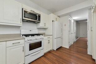 278 Sidney St, Unit 89 Apartamentos