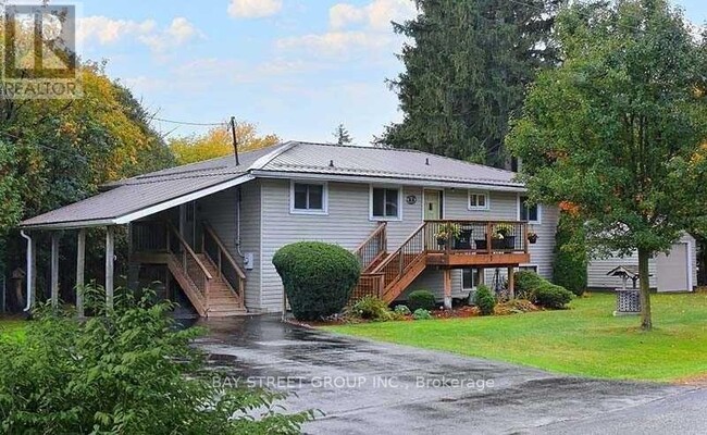 7 Robmar St in Whitby, ON - Building Photo - Building Photo