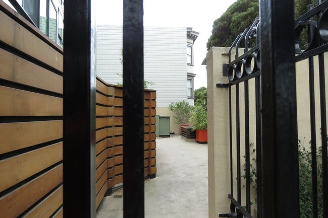 property at 455 Vallejo St.