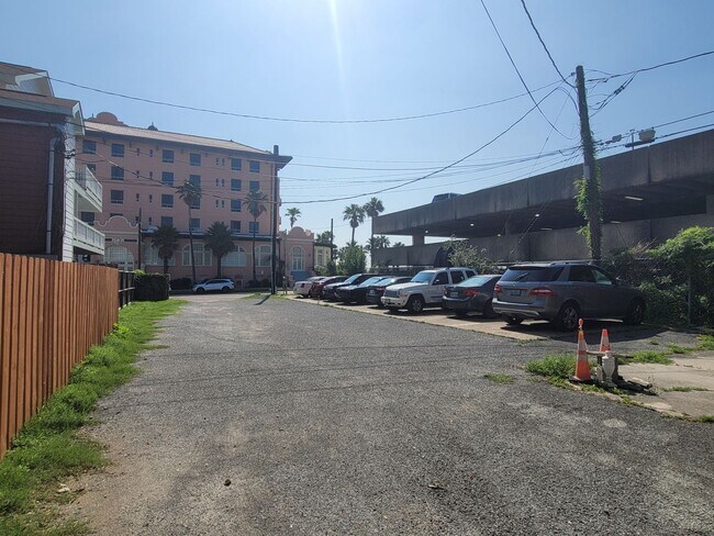 2109-2115 Bernardo De Galvez Ave in Galveston, TX - Building Photo - Building Photo