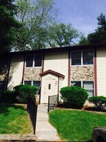 212 Logan St in Valparaiso, IN - Building Photo