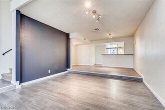 6506 Ironbark Ln in Las Vegas, NV - Building Photo - Building Photo