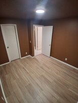 111 Hilltop Ct in East Peoria, IL - Building Photo