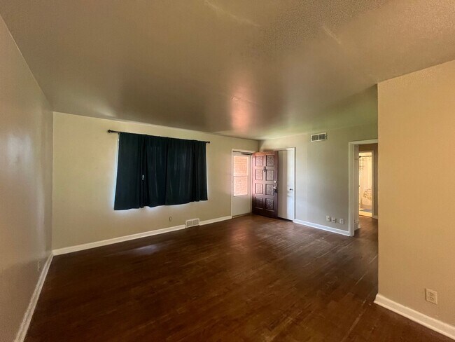 3808 NW 58th St in Oklahoma City, OK - Building Photo - Building Photo
