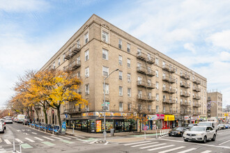 3924 Queens Blvd in Sunnyside, NY - Building Photo - Primary Photo