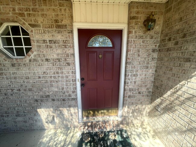 106 Louise Dr in Crestview, FL - Building Photo - Building Photo