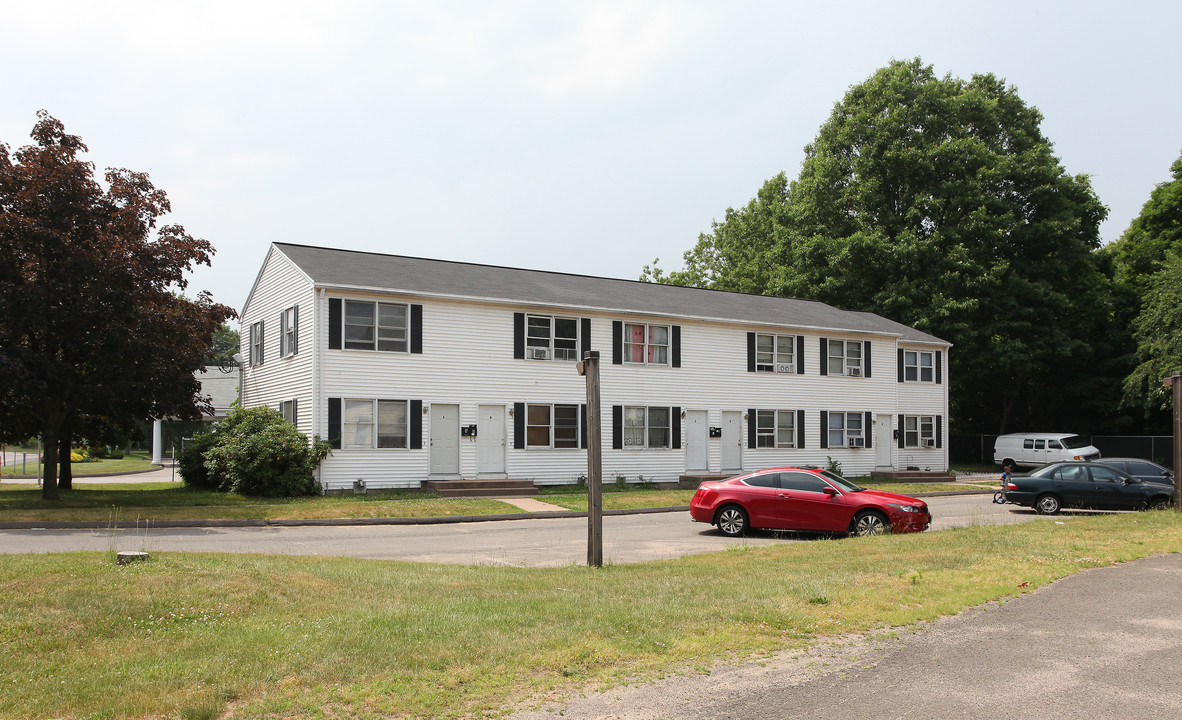 40 Carter St in East Hartford, CT - Foto de edificio