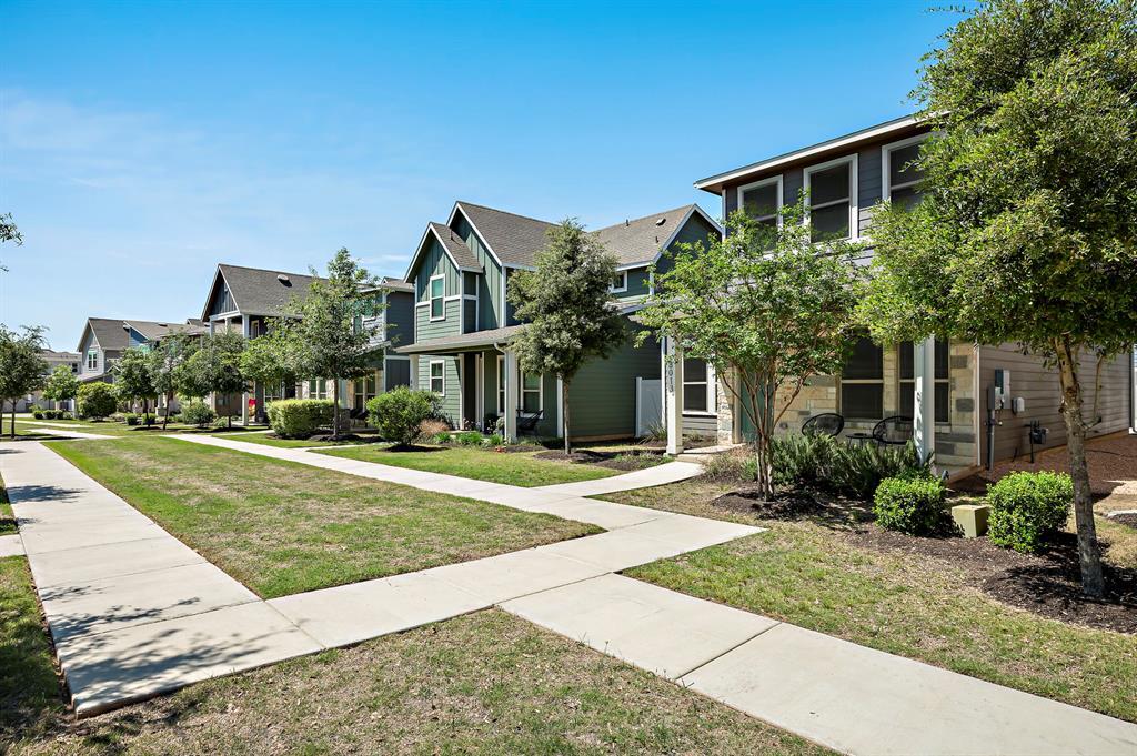 8013 Lennon Dr in Austin, TX - Building Photo