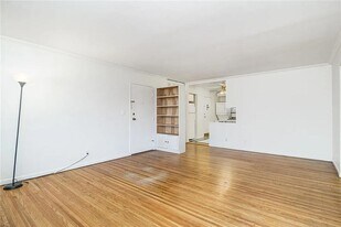 2458 East Ave in Rochester, NY - Building Photo