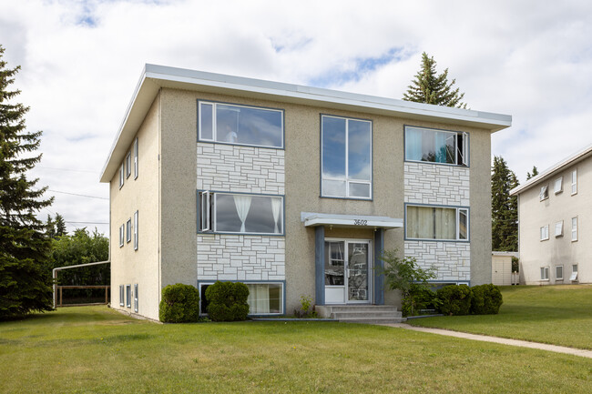 3602 57 Av in Red Deer, AB - Building Photo - Building Photo