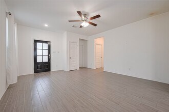 23022 Undertaken Path in Katy, TX - Foto de edificio - Building Photo