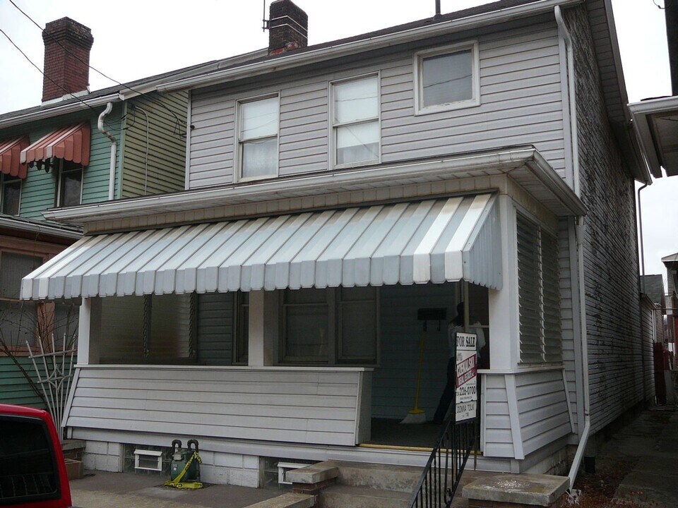 75 Walnut St in Natrona Heights, PA - Building Photo