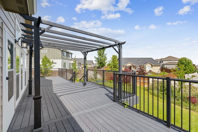910 W Chaperon Peak Dr in Spokane, WA - Building Photo - Building Photo