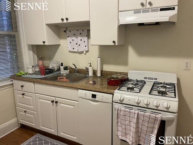 1707 Cambridge St, Unit 3 in Cambridge, MA - Building Photo - Building Photo