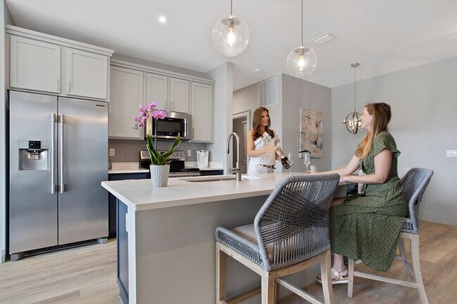 2501 Bienville Blvd in Ocean Springs, MS - Foto de edificio - Building Photo