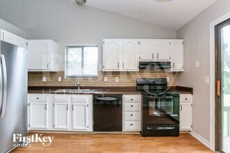 6976 Finchley Dr in Reynoldsburg, OH - Building Photo - Building Photo
