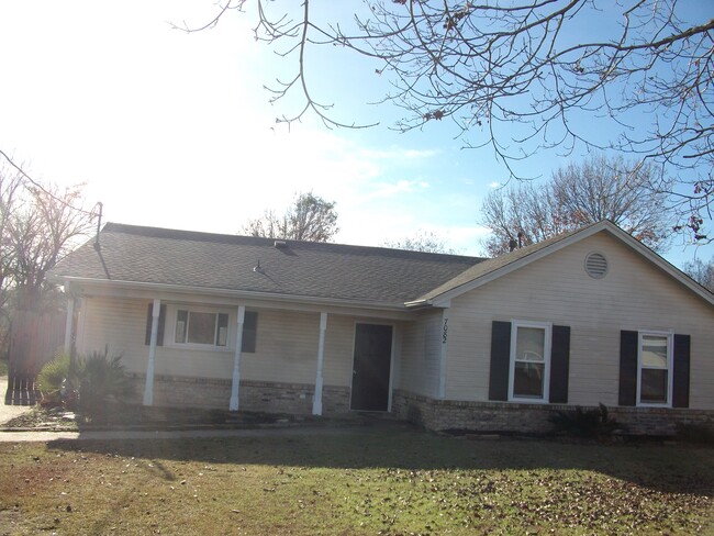 7082 Lakeview Dr in Montgomery, AL - Building Photo - Building Photo