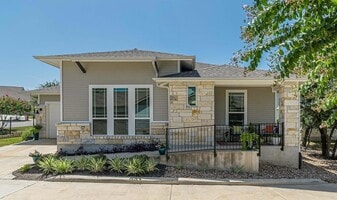 108 Mulligan Dr, Unit 103 in San Marcos, TX - Building Photo