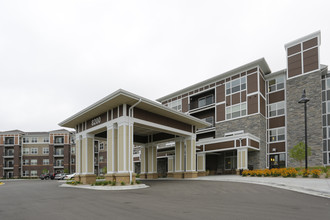 Silver Creek on Main in Maple Grove, MN - Building Photo - Building Photo