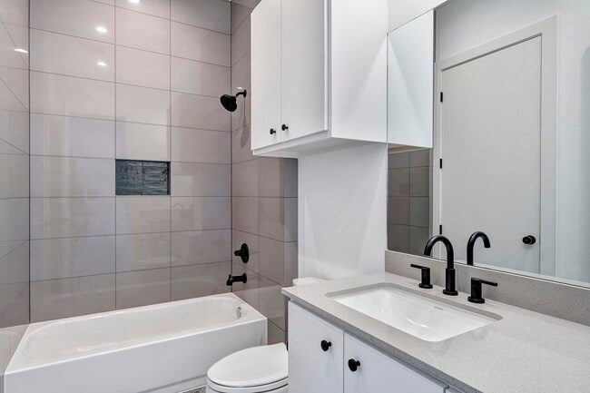 property at 907 Kern St