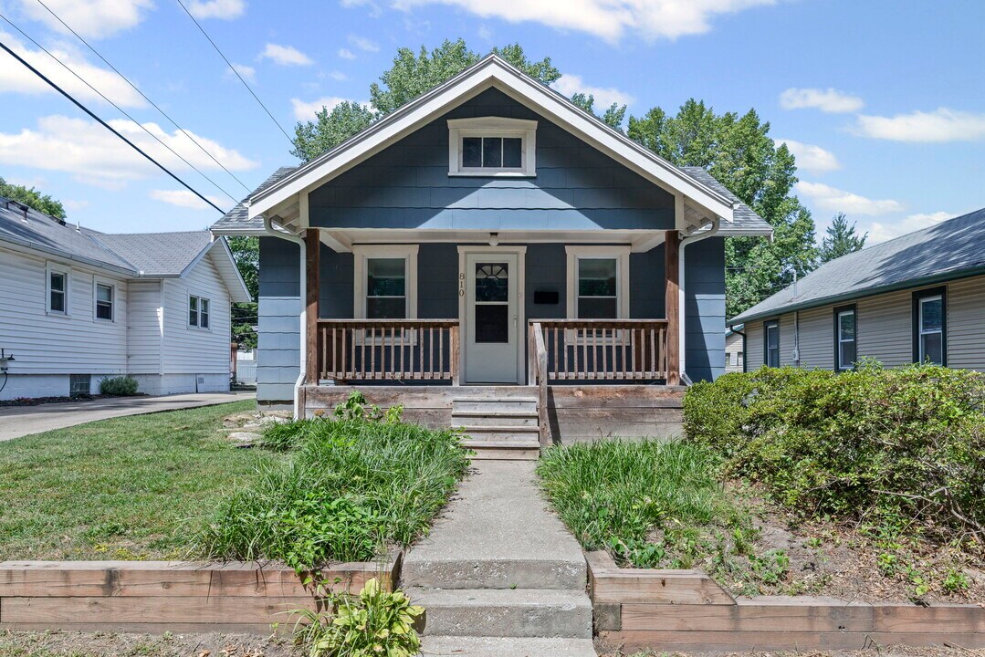 810 W 77th St in Kansas City, MO - Foto de edificio