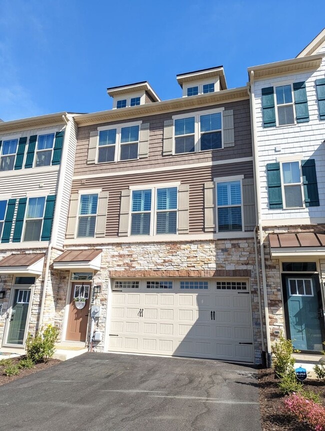 6122 Aster Vw Ln in Frederick, MD - Foto de edificio - Building Photo