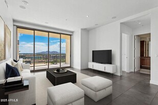 15215 N Kierland Blvd in Scottsdale, AZ - Building Photo