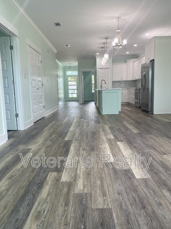 127 E 5th St in Long Beach, MS - Building Photo - Building Photo