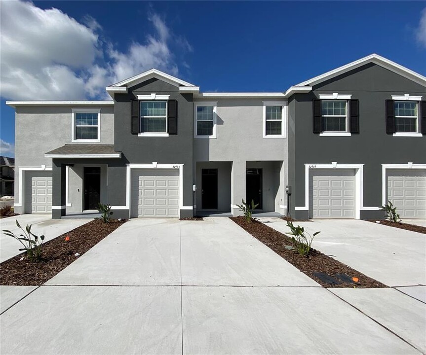 32935 Kaloko Rd in Wesley Chapel, FL - Building Photo