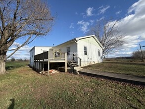 3145 Old State Rd in Brandenburg, KY - Building Photo - Building Photo