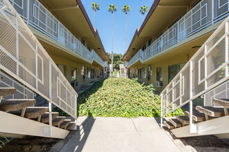 Foothill Terrace in Monrovia, CA - Building Photo - Building Photo