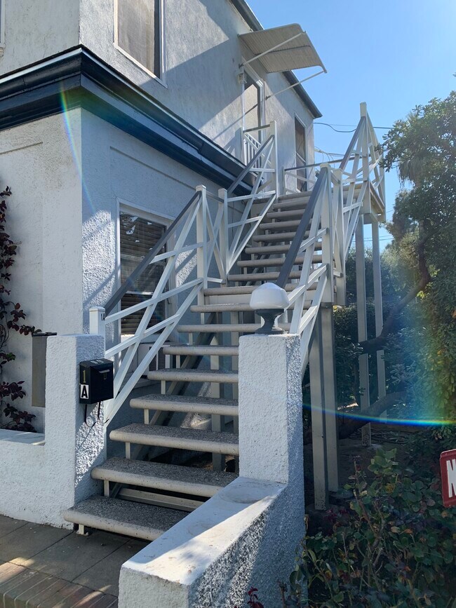 410 N Euclid Ave in Pasadena, CA - Building Photo - Building Photo