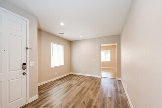 10945 Florence Hills St in Las Vegas, NV - Building Photo - Building Photo