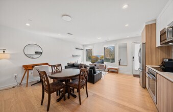 2216 40th Pl NW in Washington, DC - Building Photo - Building Photo