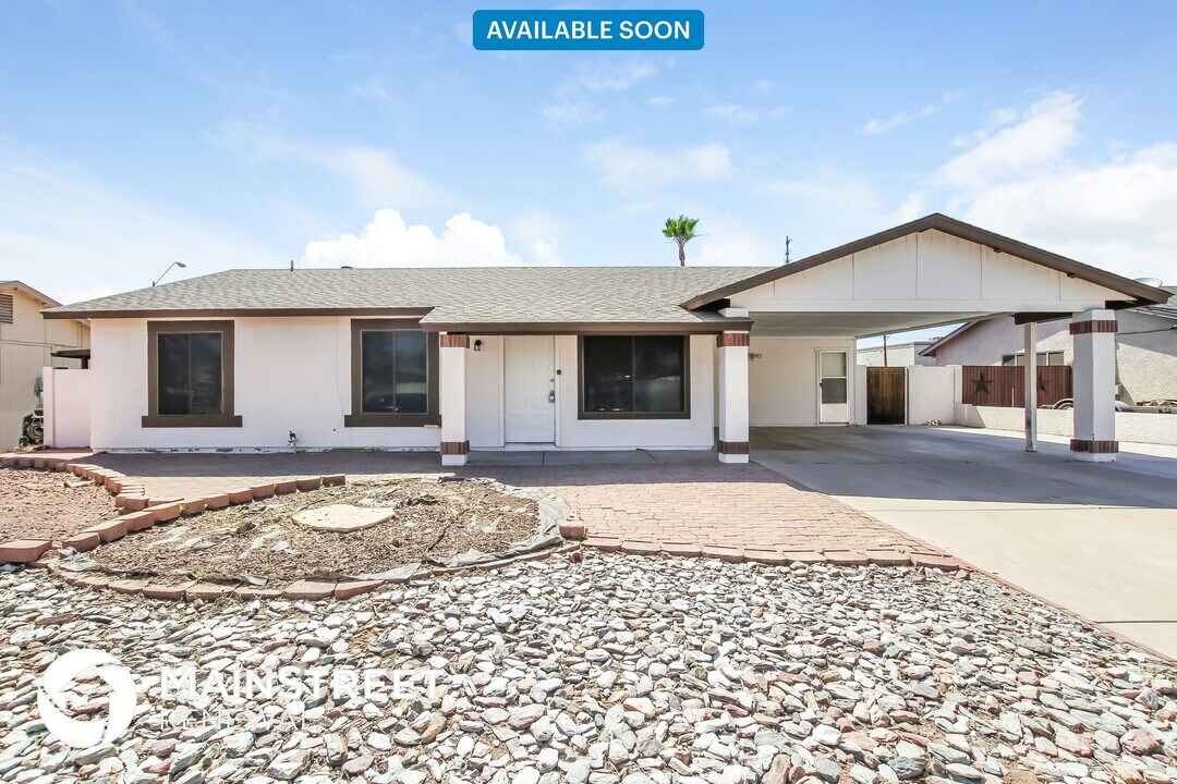 18048 N 50th Ave in Glendale, AZ - Foto de edificio